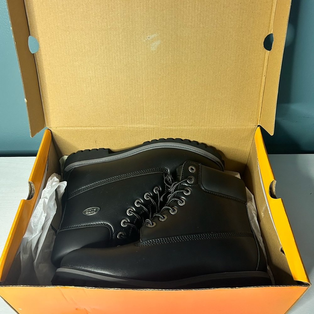 Lugz men’s boots size 9, brand new never worn.